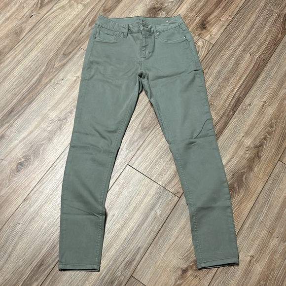 Maurice’s Green Jeggings - Picture 2 of 4